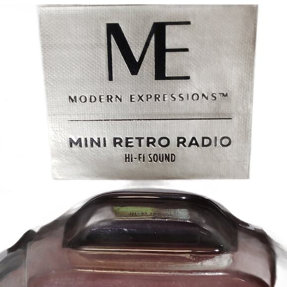 ME Modern Expressions Mini Retro Radio – Red & Cream 1950s Style FM Battery Unit - Picture 2 of 9